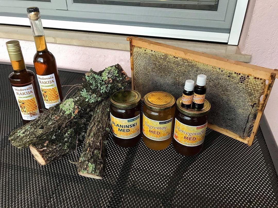 Tegle hercegovačkog meda, medovača i propolis Pčelarstva Lasić